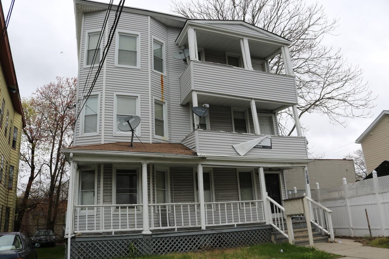 357 Pearl Street - Photo 7 of 36