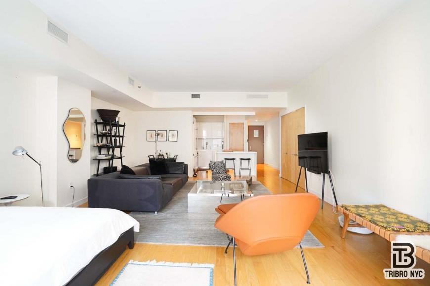 77 Reade Street - Photo 2 of 10