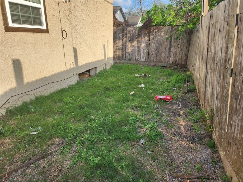 3185 Huisache St - Photo 6 of 6