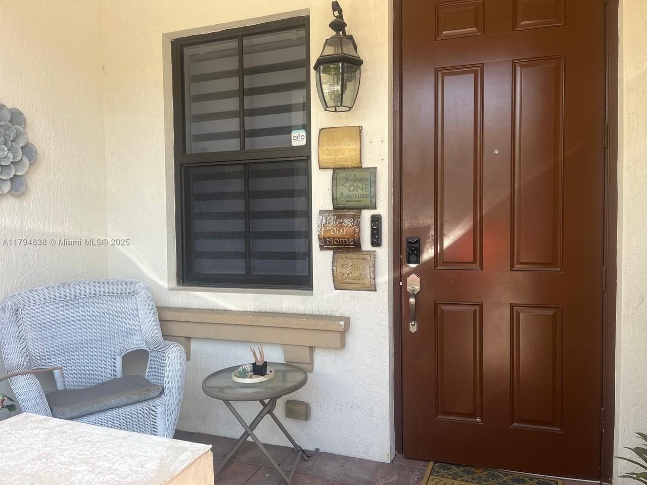 8985 Nw 98th Ave - Photo 2 of 27