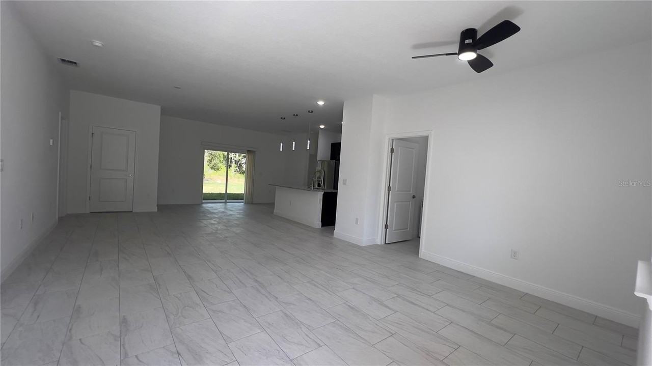 5027 Sw 165th Street Rd - Photo 2 of 33