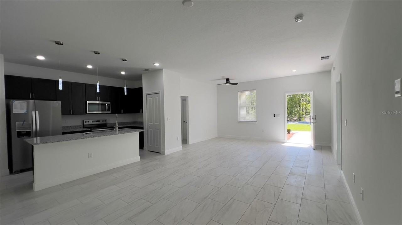 5027 Sw 165th Street Rd - Photo 6 of 33