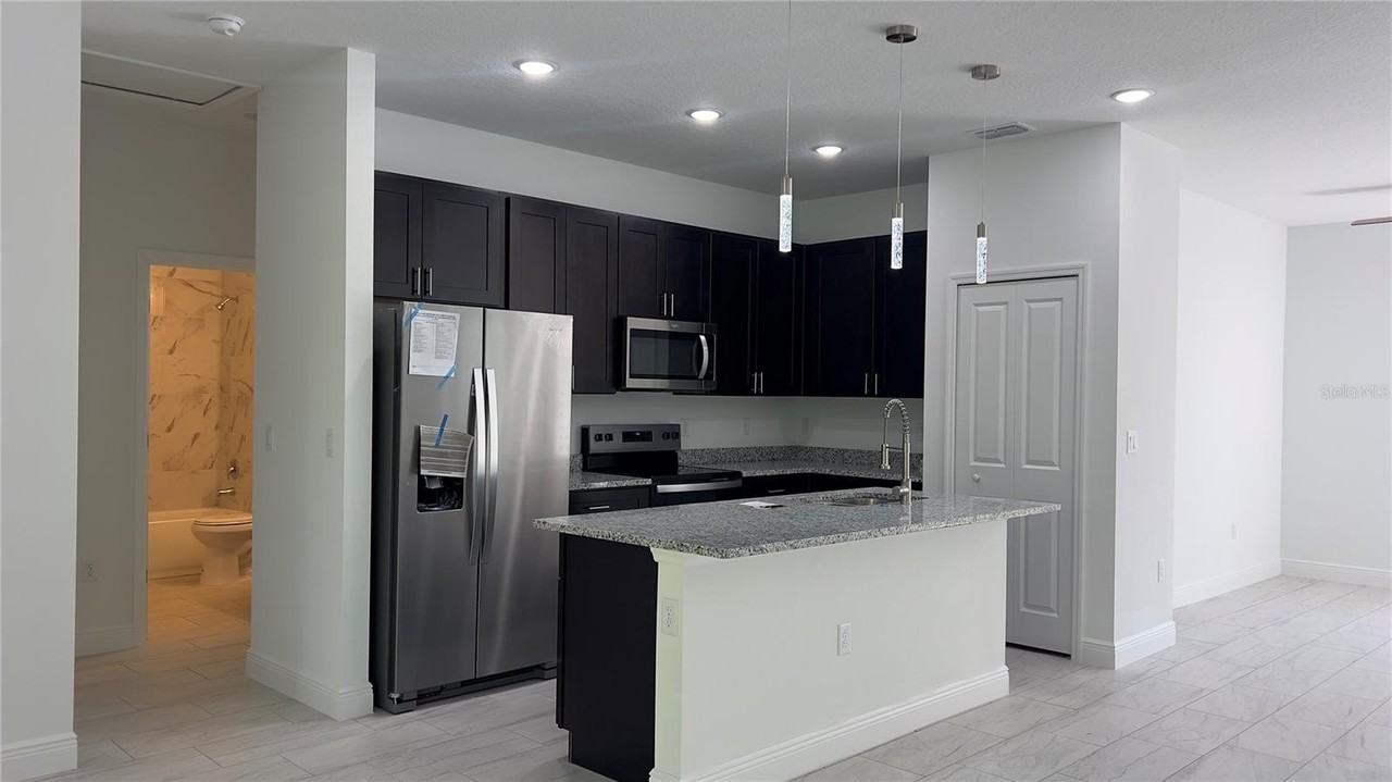 5027 Sw 165th Street Rd - Photo 7 of 33