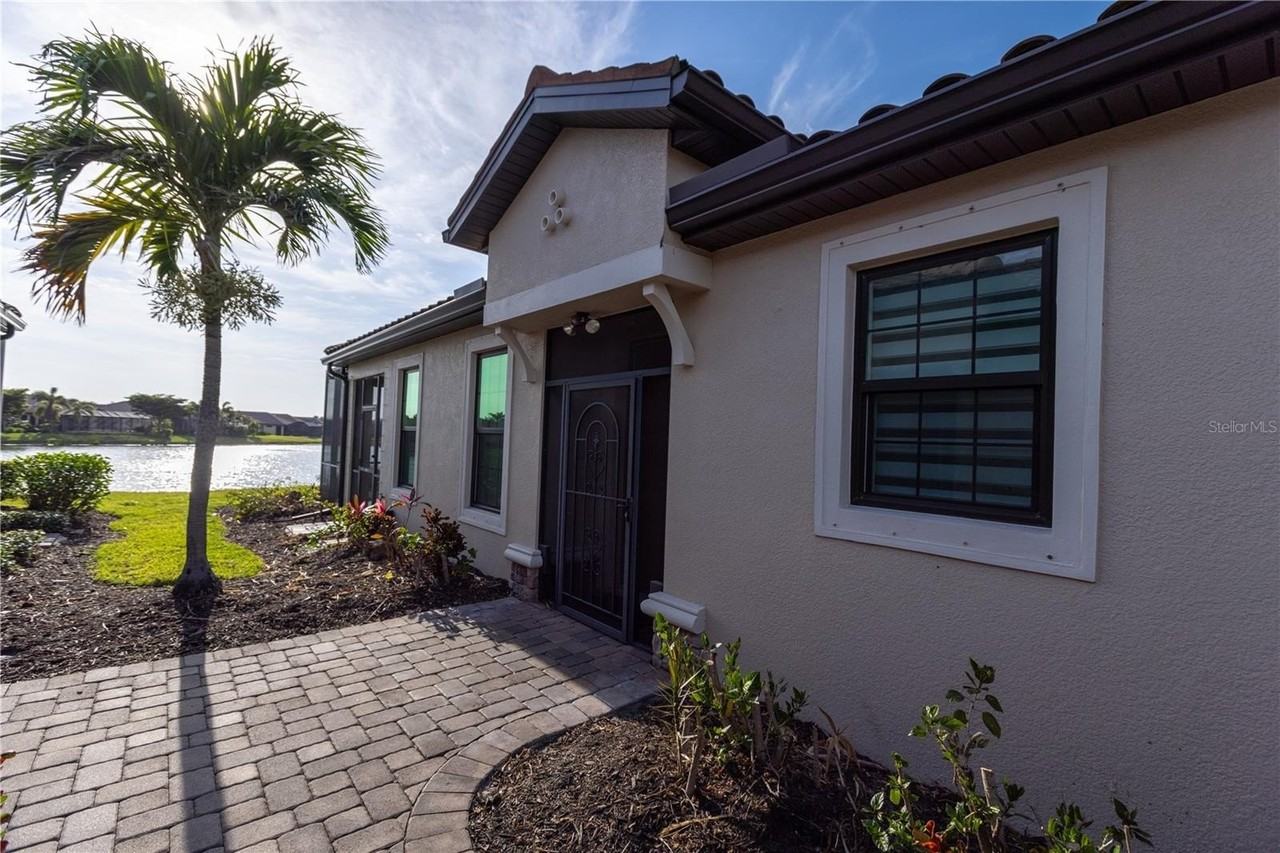 8251 Varenna Dr - Photo 3 of 35