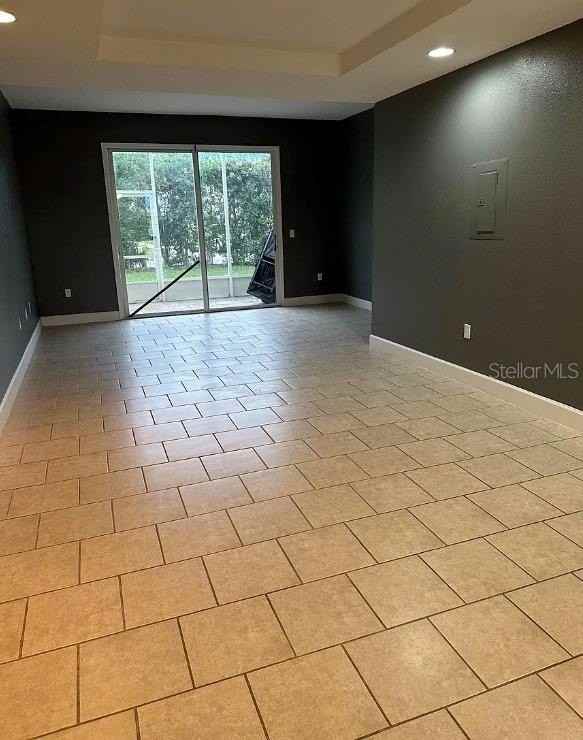 617 Founders Dr - Photo 6 of 23