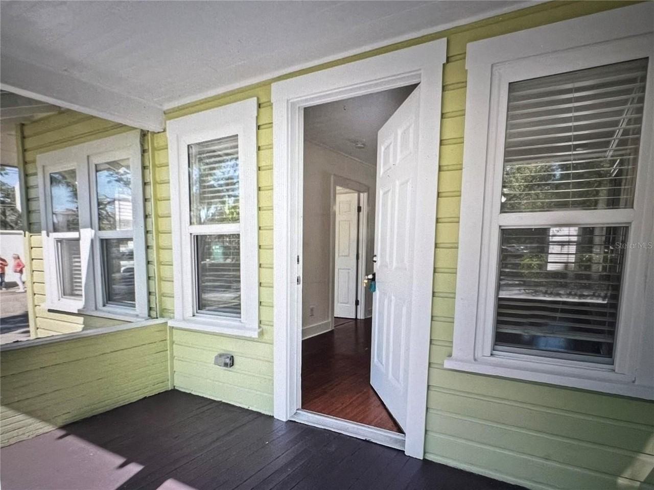 1160 Grove St - Photo 3 of 26