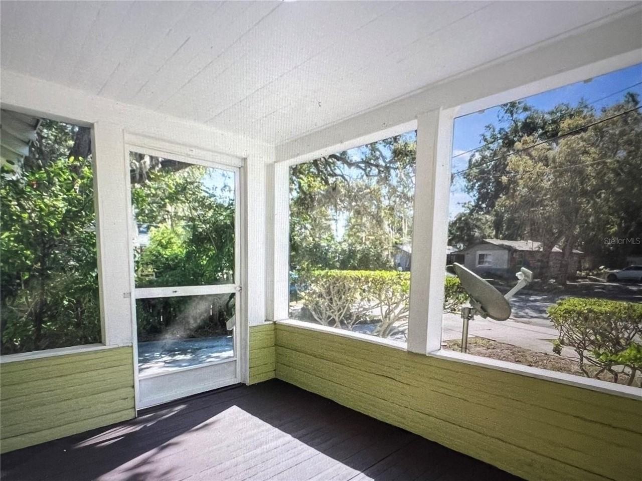 1160 Grove St - Photo 4 of 26