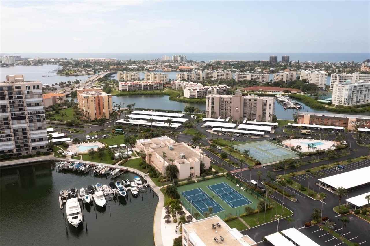 7405 Bay Island Dr S #224 - Photo 4 of 40