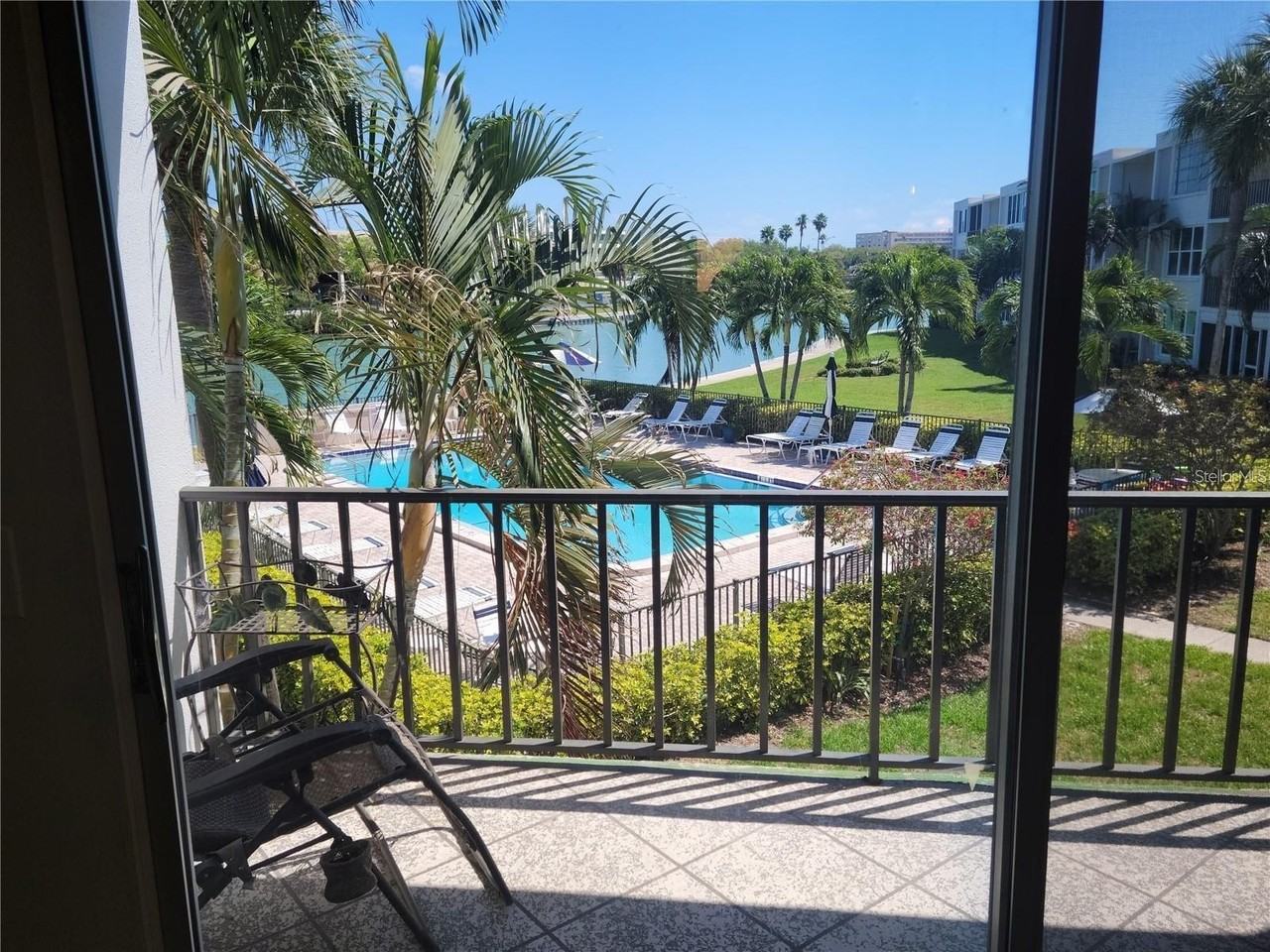 7405 Bay Island Dr S #224 - Photo 7 of 40