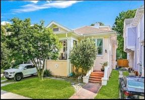 featured image of 7927 Oak St