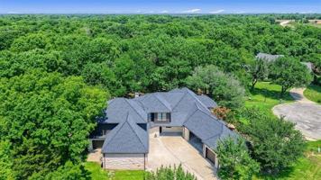 featured image of 2910 Wellington Dr