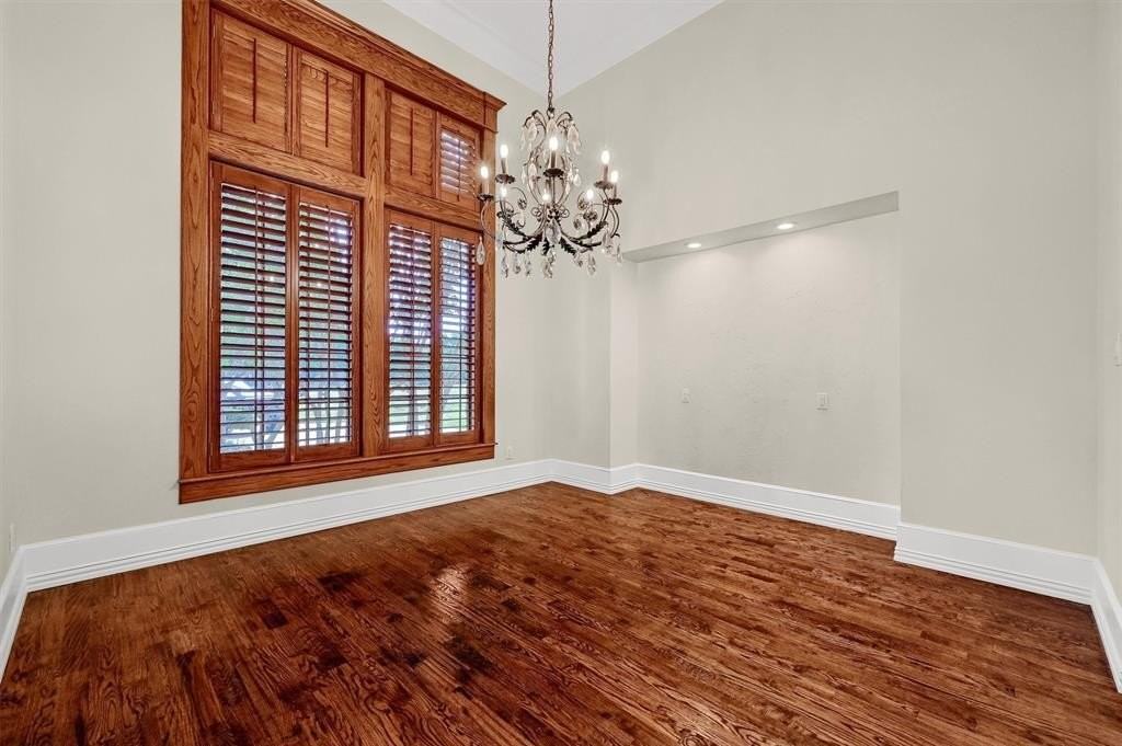 2910 Wellington Dr - Photo 6 of 40