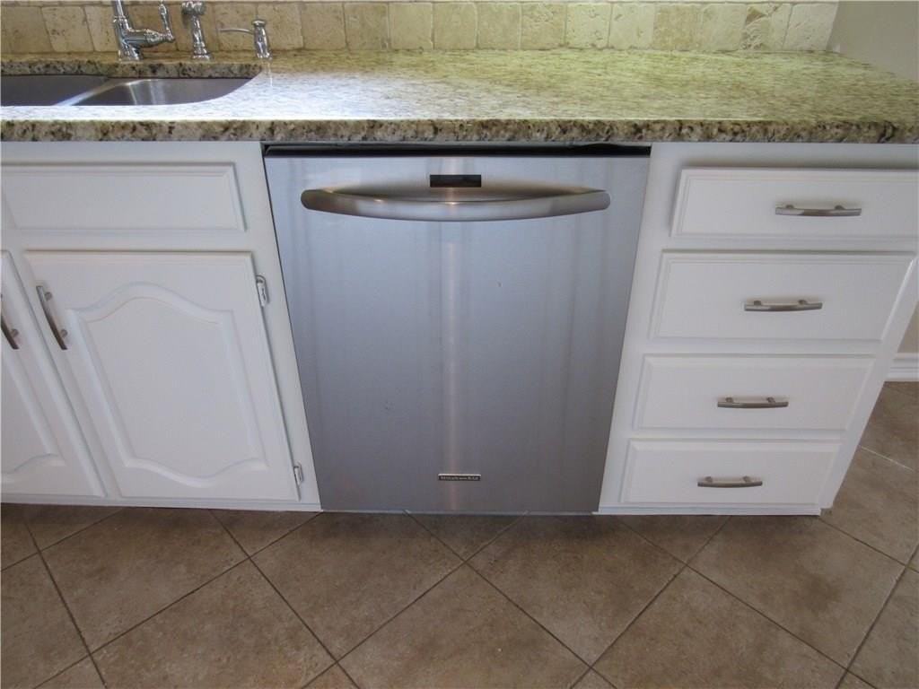 6711 Lovington Dr - Photo 5 of 34