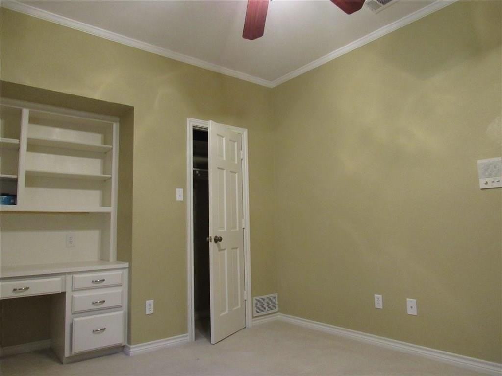 6711 Lovington Dr - Photo 6 of 34