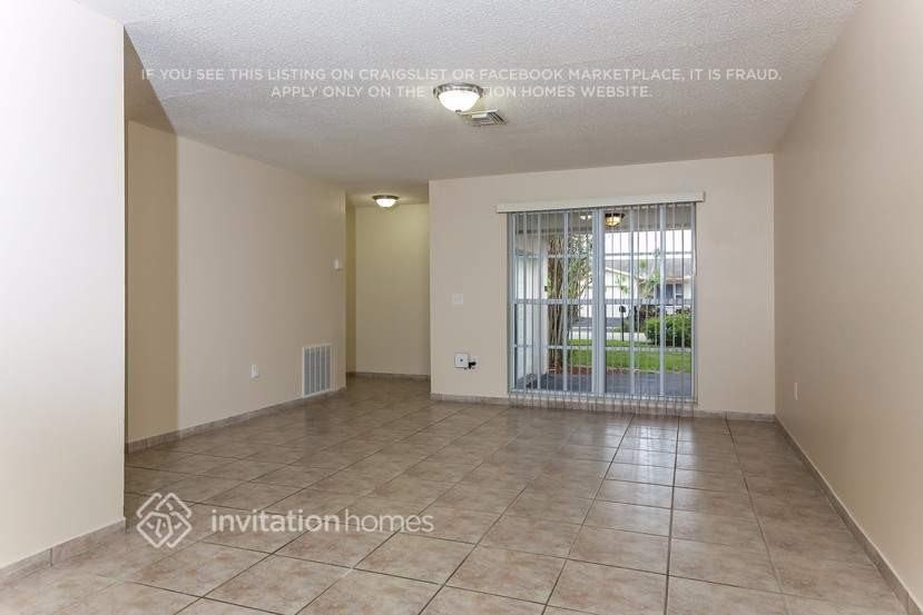 1000 Nw 93rd Ter - Photo 3 of 13
