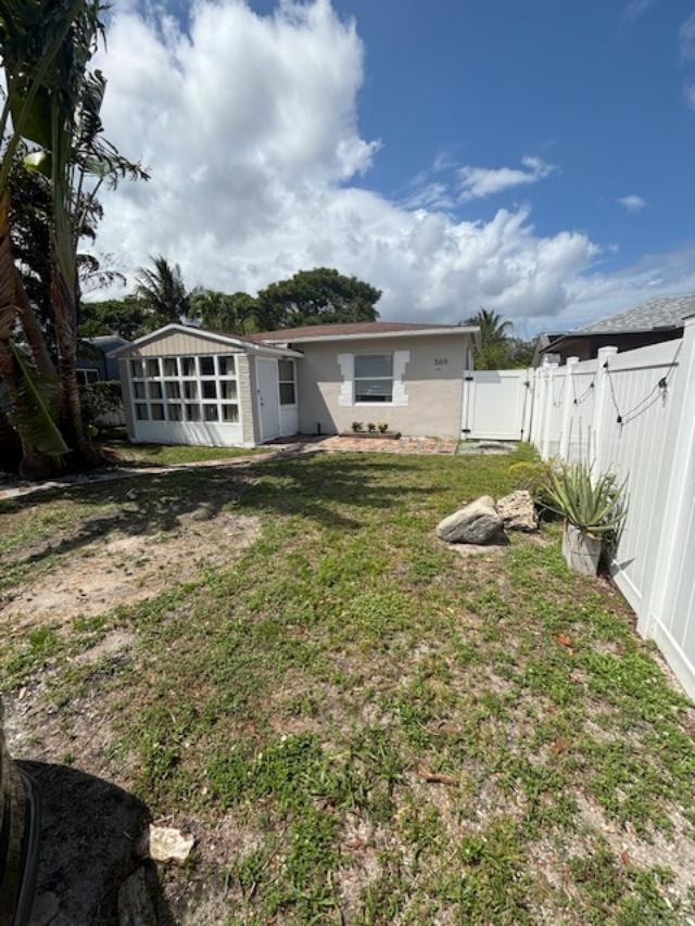 309 Sw 13th St - Photo 4 of 33