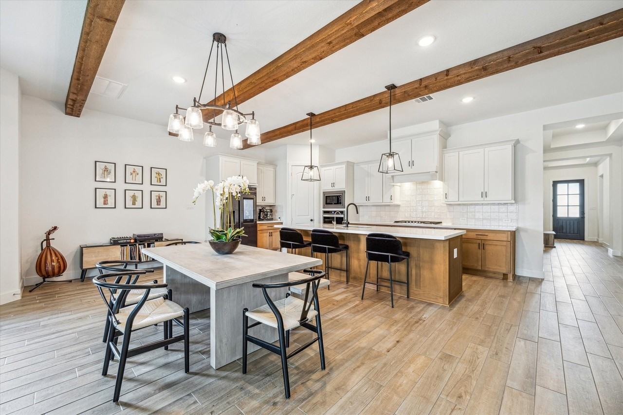 28247 Clear Breeze Ct - Photo 5 of 48