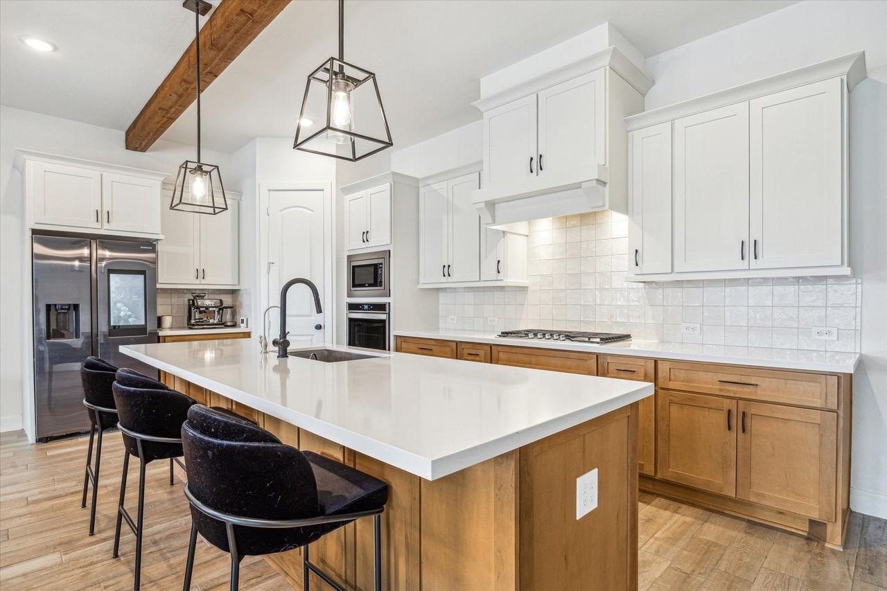 28247 Clear Breeze Ct - Photo 7 of 48