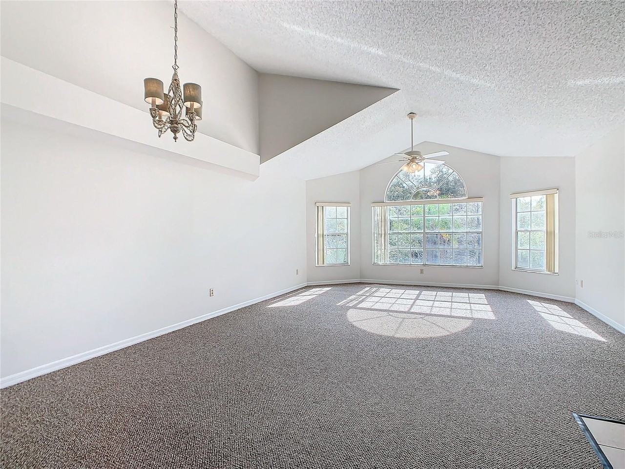 2721 N Poinciana Blvd - Photo 5 of 29