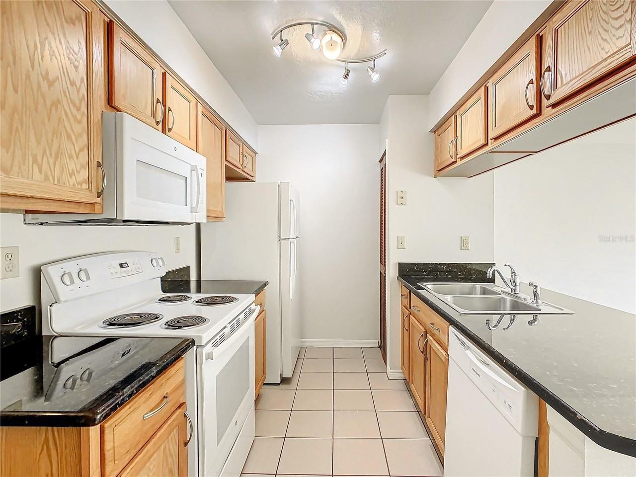 2721 N Poinciana Blvd - Photo 7 of 29