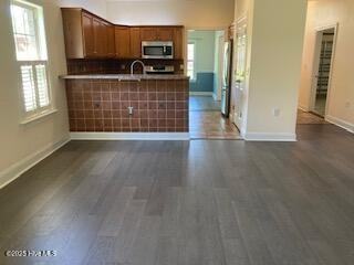 412 Avenshire Ct - Photo 5 of 15