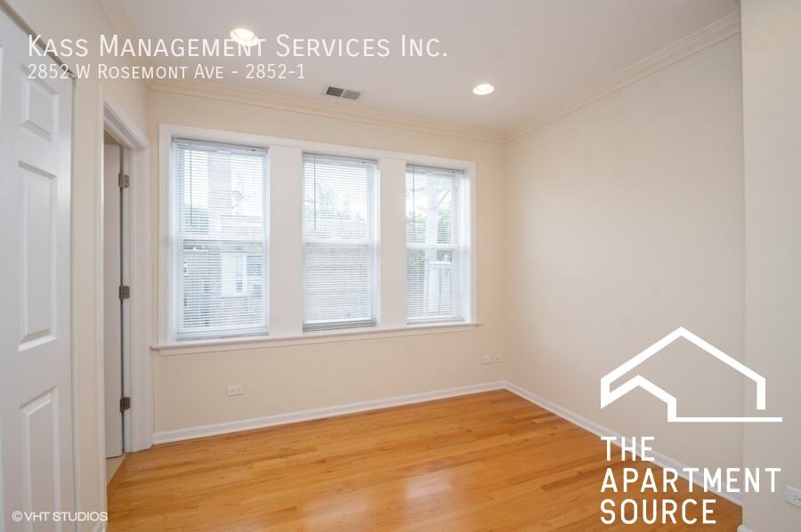 2852 W Rosemont Ave #1 - Photo 4 of 13