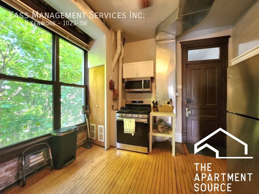 1023 W Grace St #3W - Photo 4 of 17