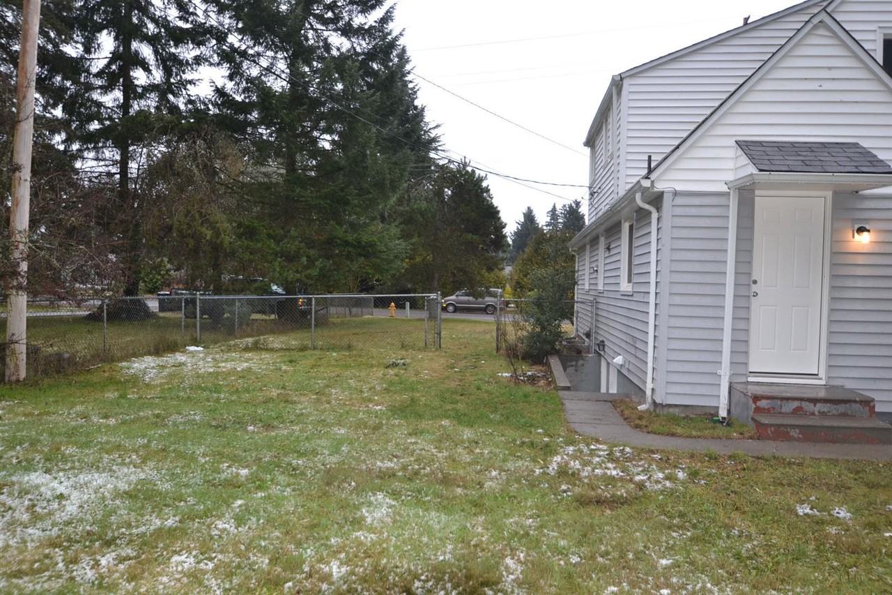 8118 Veterans Dr SW - Photo 3 of 16