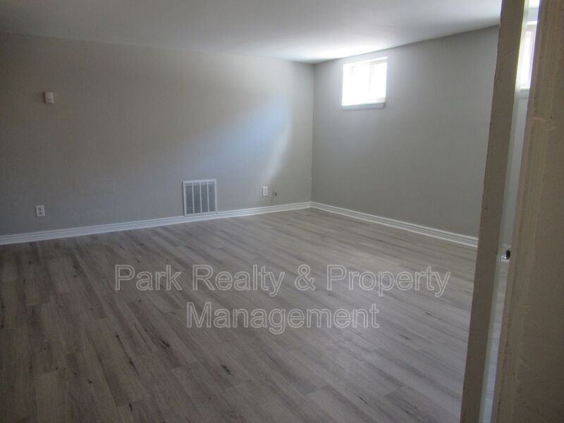 2718 Ames St - Photo 4 of 16