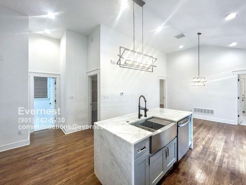 354 Alexander St - Photo 3 of 21