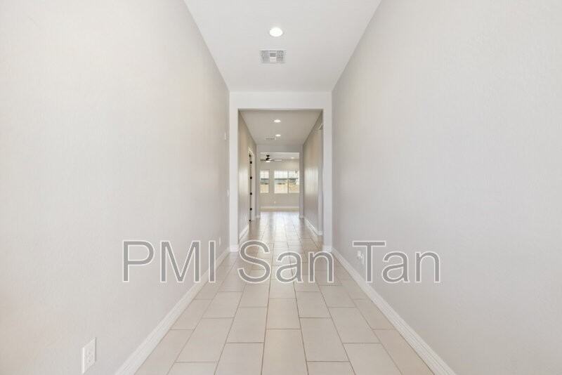 20598 E Avenida Del Valle - Photo 6 of 40