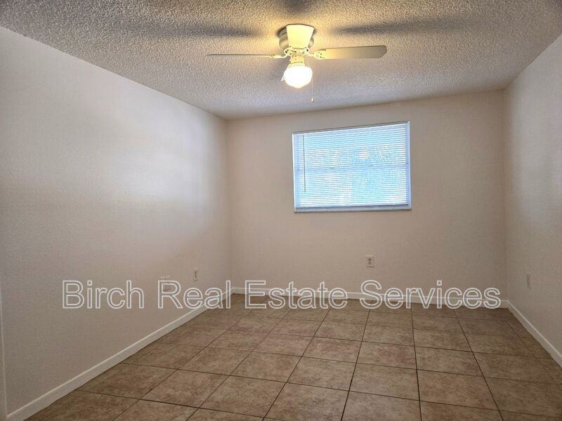 6839 Forest Ave - Photo 4 of 15