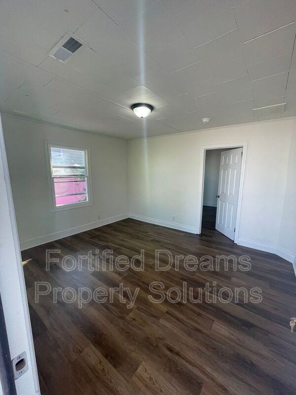 1408 Diggs Blvd #1410 - Photo 3 of 9