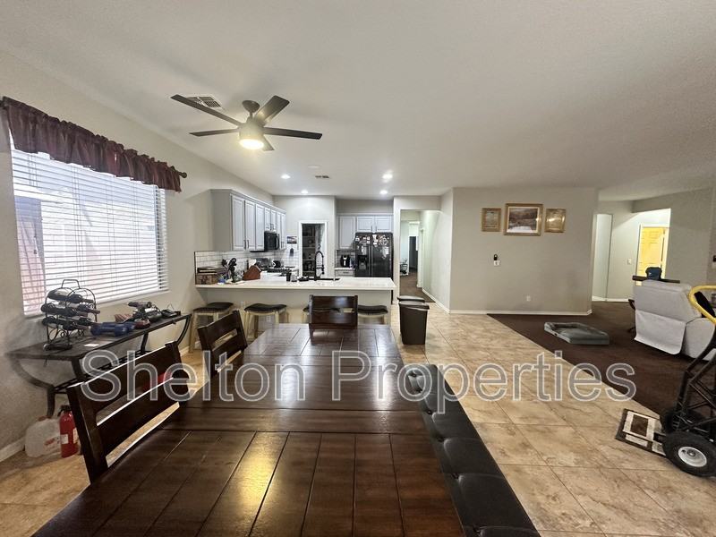 30311 W Whitton Ave - Photo 3 of 34