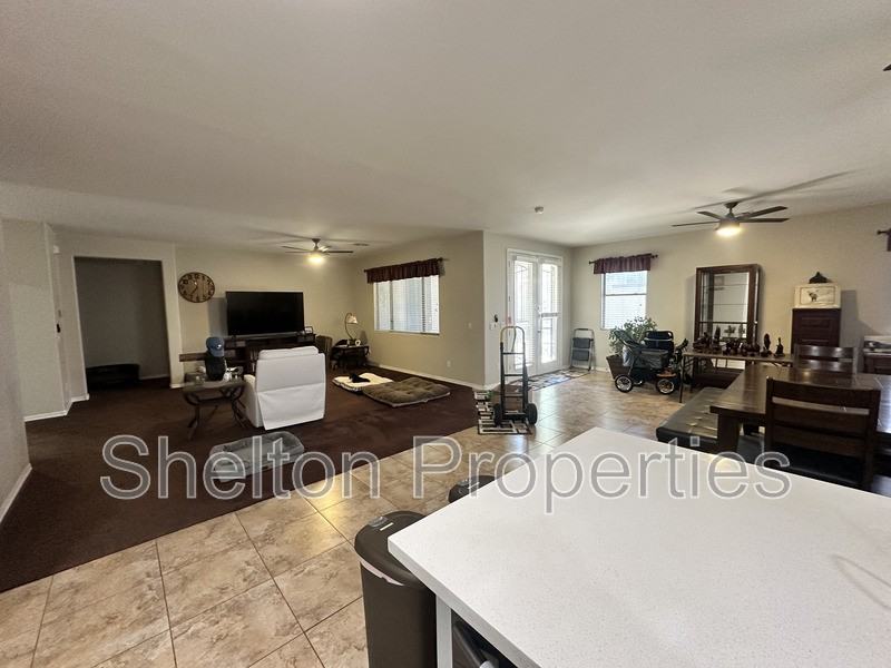 30311 W Whitton Ave - Photo 4 of 34