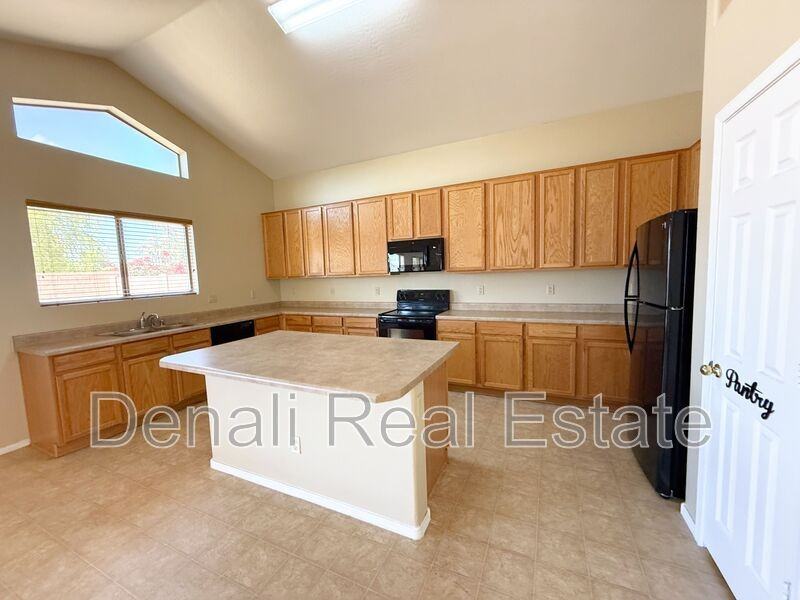 3429 W Mineral Butte Dr - Photo 7 of 32