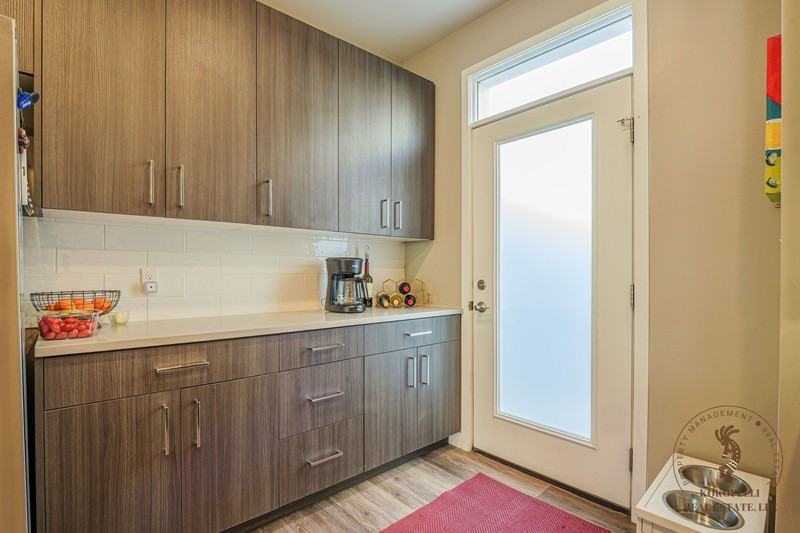 859 Struthers Ave - Photo 4 of 12