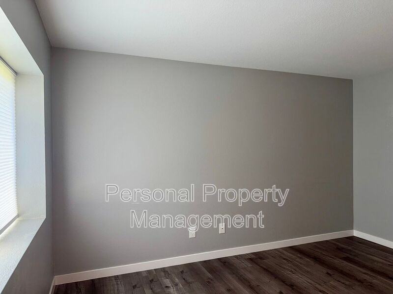 14008 Ne 10th St - Photo 2 of 15