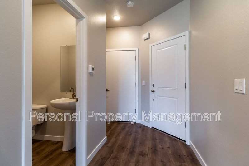 8715 Ne 43rd Pl - Photo 2 of 17