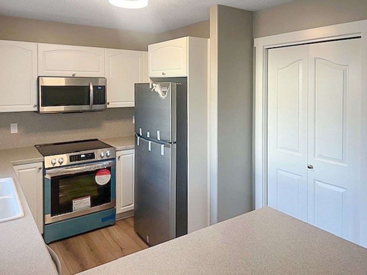 30 W Pine Ln - Photo 2 of 27