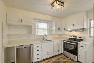 6900 Larsh Dr - Photo 1 of 1