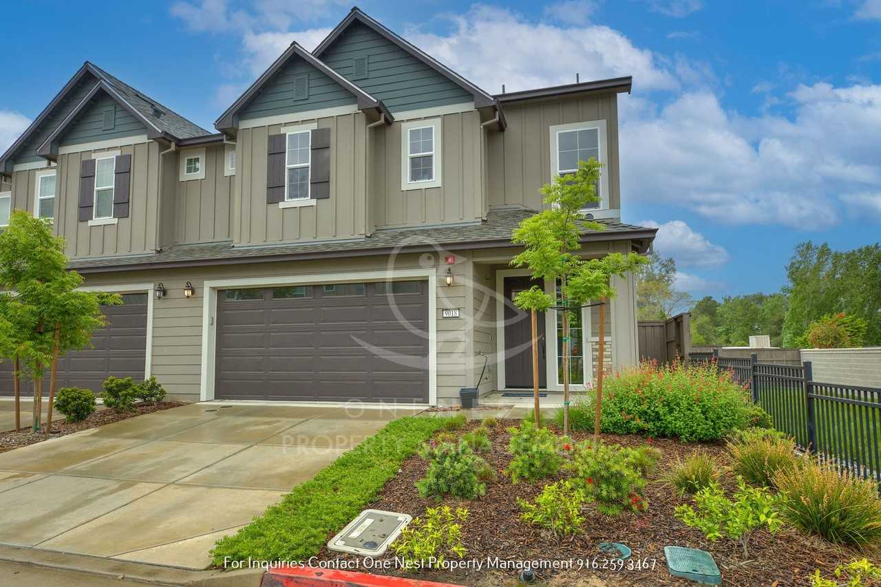 9018 Summit Ln - Photo 2 of 27