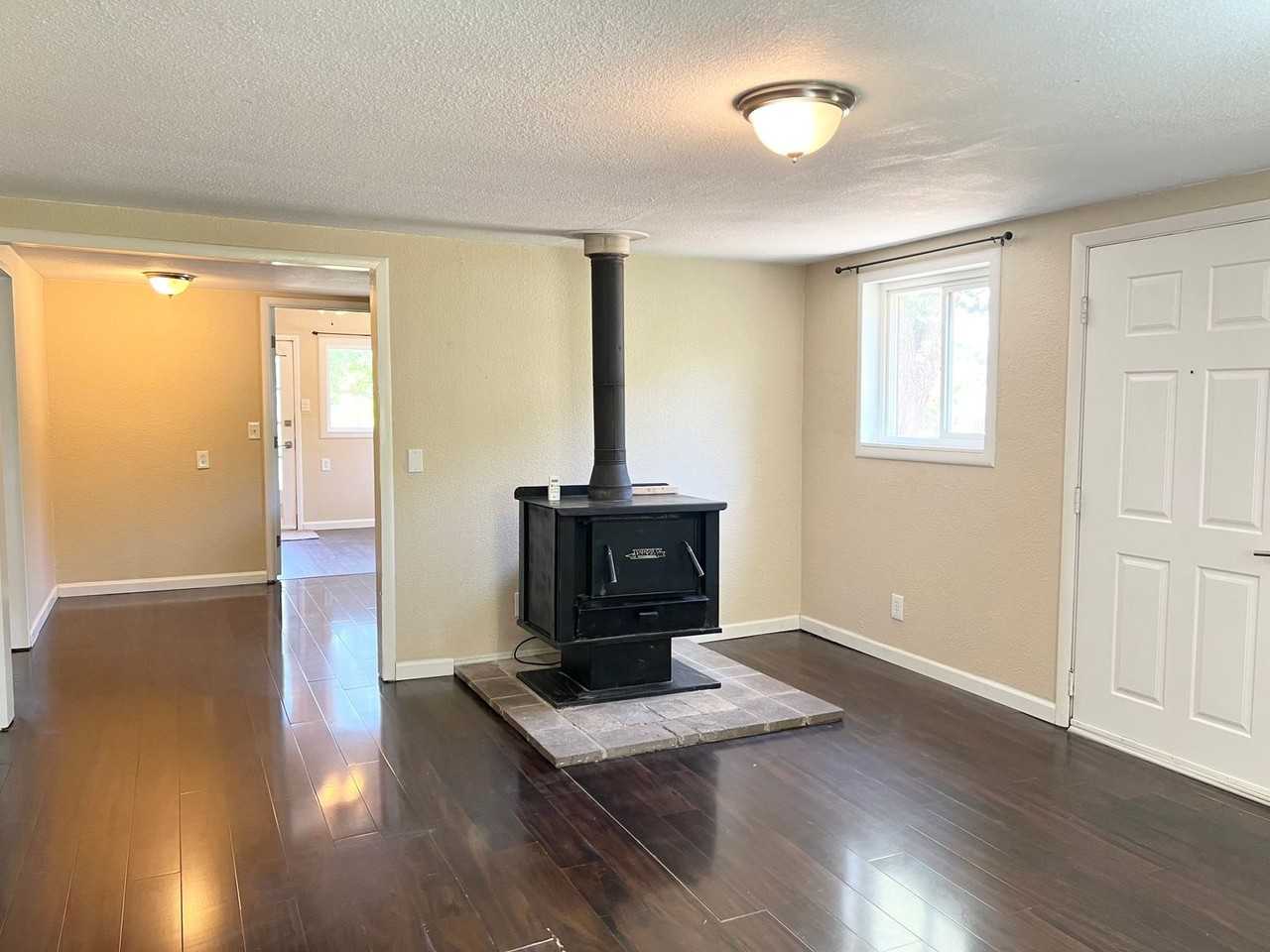 4450 Virginiatown Rd - Photo 2 of 14