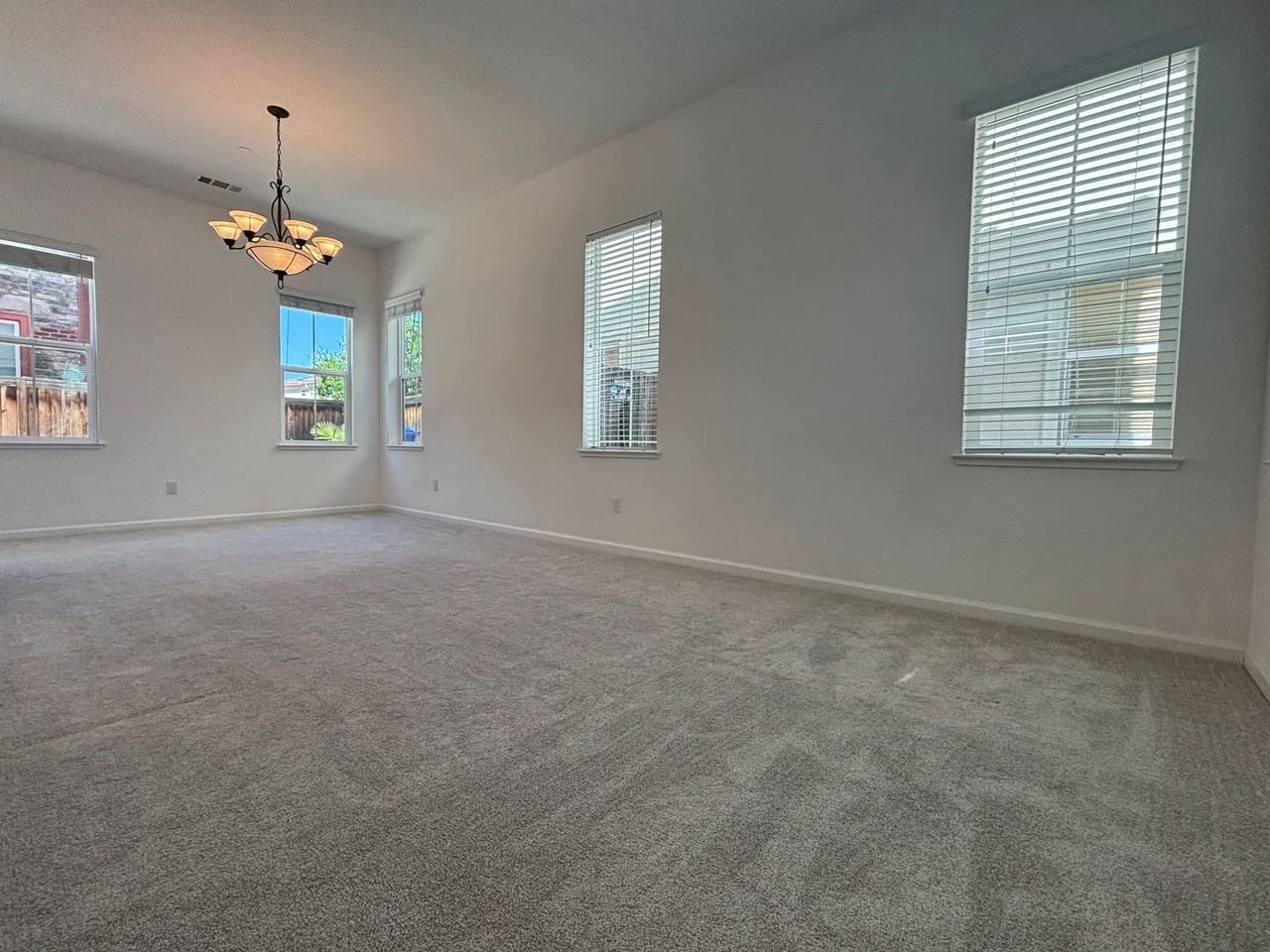 2135 Prato St - Photo 7 of 49