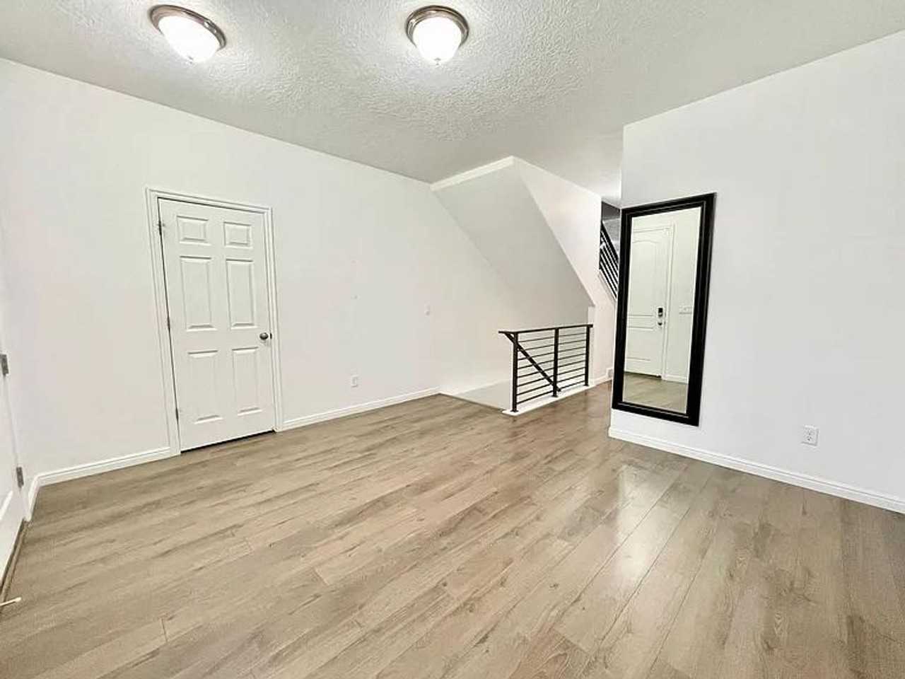 300 Alpinhof Cir - Photo 3 of 16