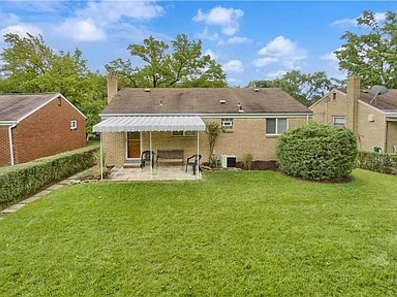 1340 Kinmount St - Photo 2 of 6