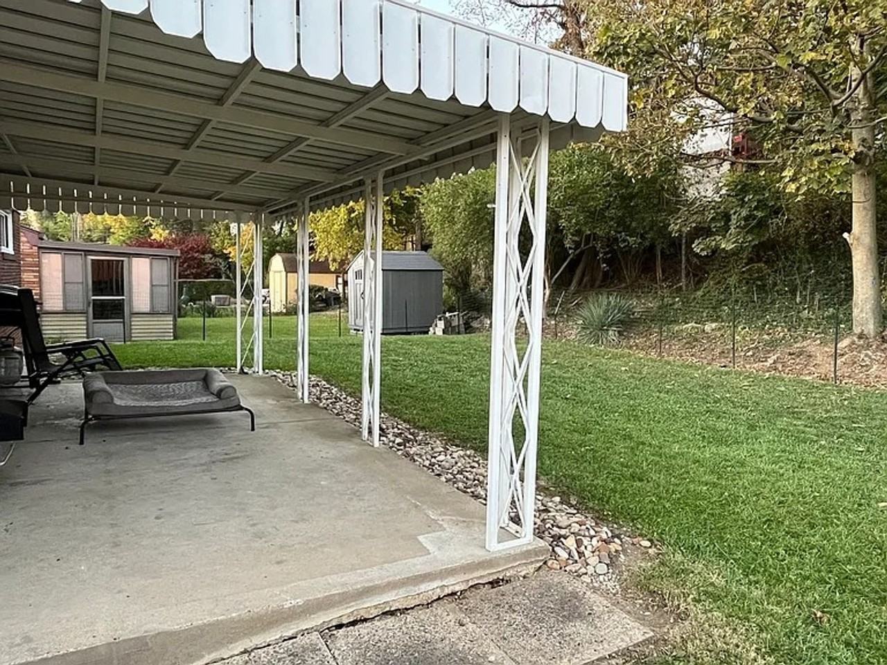 1340 Kinmount St - Photo 3 of 6