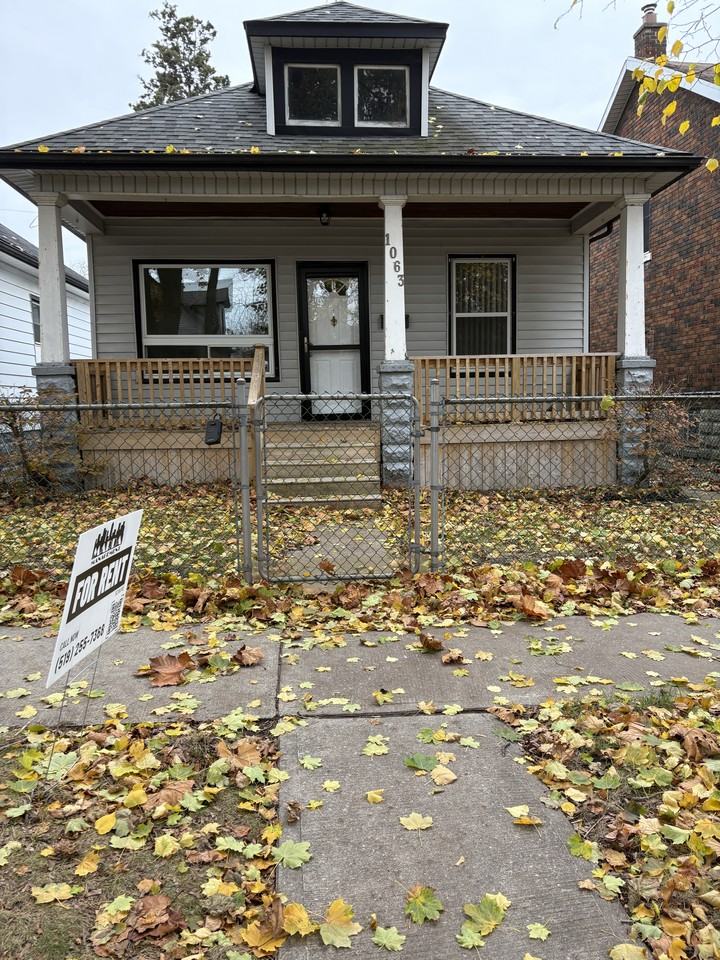 1063 Hickory Rd - Photo 2 of 24