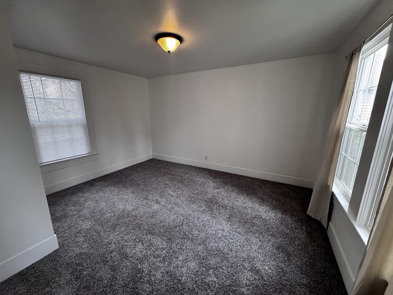 210 California Ave - Photo 3 of 16