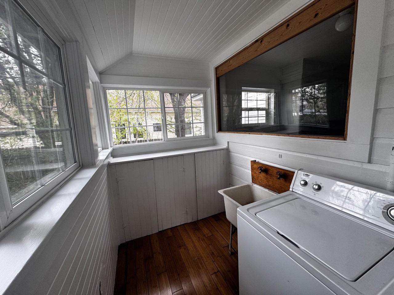 210 California Ave - Photo 4 of 16